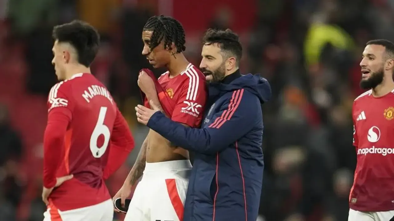 Leny Yoro Jadi Biang Kerok, Manchester United Dibantai Bournemouth 0-3 di Old Trafford