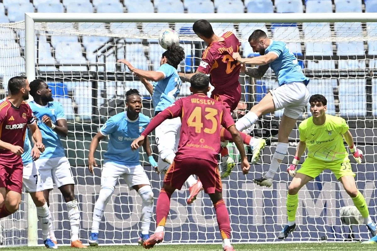 Liga Italia Memanas: Lazio Kokoh di Puncak, AS Roma Pesta Gol, dan Sejarah Baru Cucu Mussolini