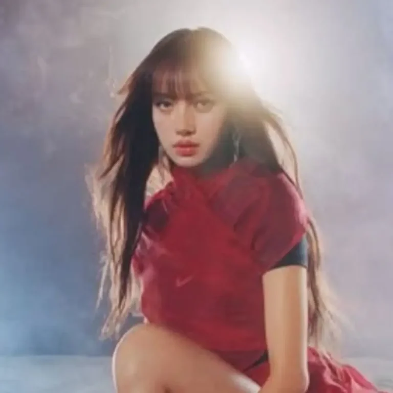 Lisa Rilis Teaser 'Tarantino' dengan Konsep Sinematik Menegangkan, Aksi Laga Misterius Jadi Sorotan