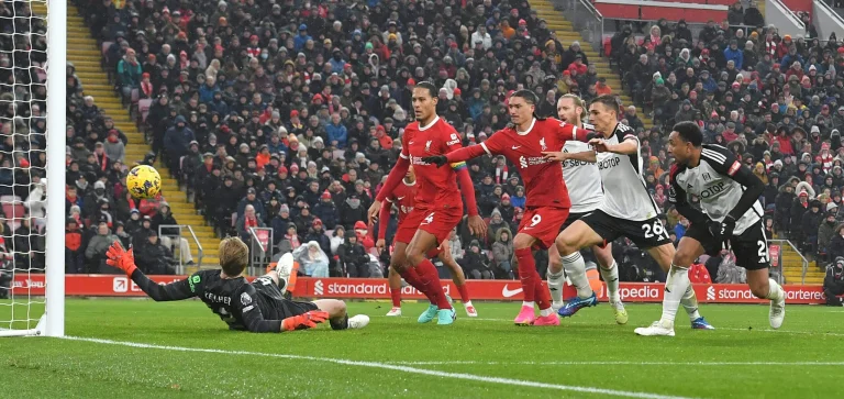 Liverpool Comeback Dramatis 4-3 atas Villarreal: Kemenangan yang Tetap Sisakan Tanda Tanya di Lini Belakang