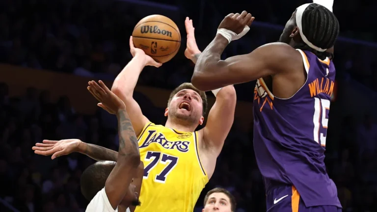 Luka Dončić Cetak 23 Poin tapi 11 Turnover, Lakers Tetap Sempurna di Awal Musim