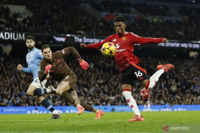 Man Utd vs Bournemouth: Old Trafford Bergemuruh, Setan Merah Tertinggal Dua Gol dan Krisis Makin Dalam