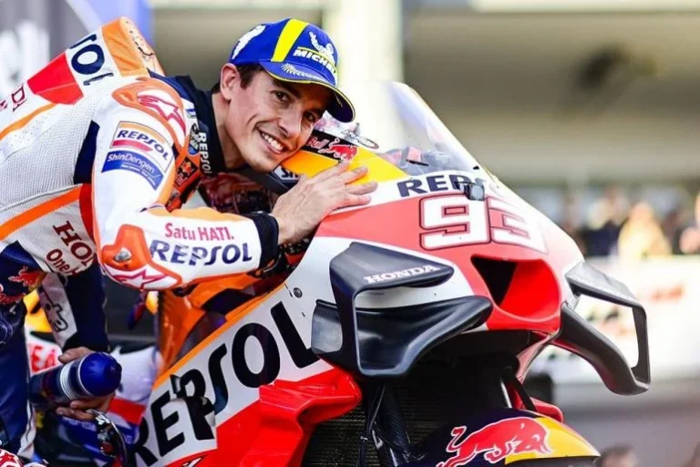 Marquez Terjatuh di Tikungan 15, tapi Tetap Rajai Practice MotoGP Sepang dan Pertegas Ancaman ke Martin