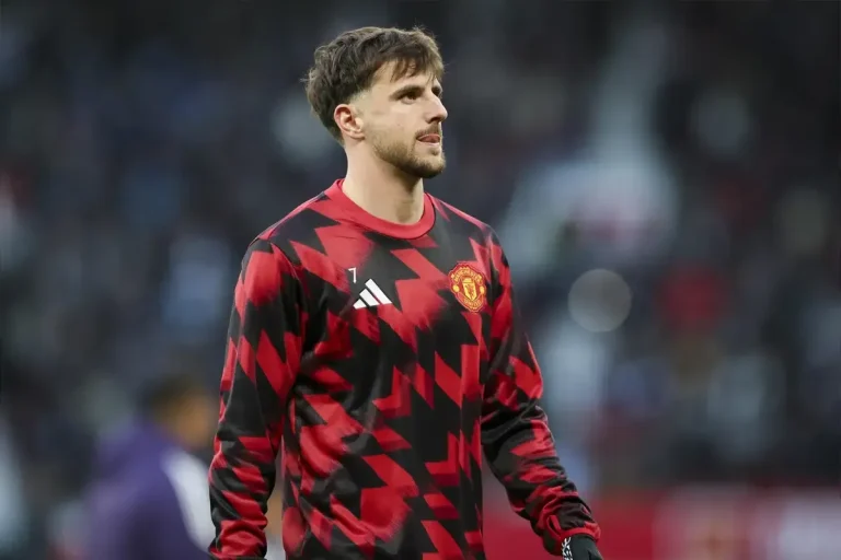 Mason Mount Jadi Sorotan: Dipuji di Era Amorim, Dikritik Fans Saat Carrick Diuji