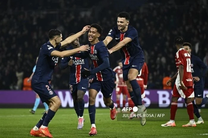 Mika Godts Jadi Pahlawan Super Sub, PSG Gasak Lyon dan Rebut Puncak Klasemen Ligue 1