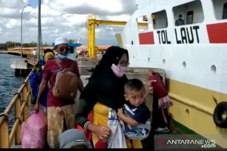Mimpi Keliling Dunia 3,5 Tahun Berakhir Pahit, Ratusan Penumpang Kapal Pesiar Mewah Telantar di Kamboja