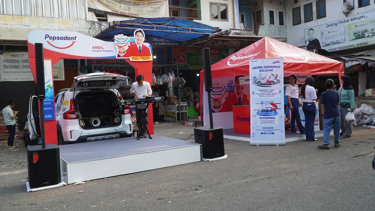 Mobil Dangdut Keliling Pepsodent Guncang Subang, Warga Joget Sambil Tukar Pasta Gigi