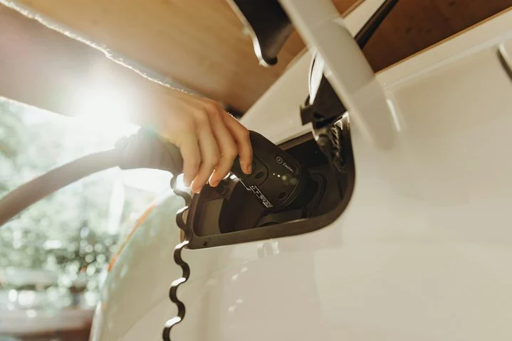 Mobil Listrik Bisa Jadi Gak Bebas Ganjil Genap Lagi, Ini Respons Menperin