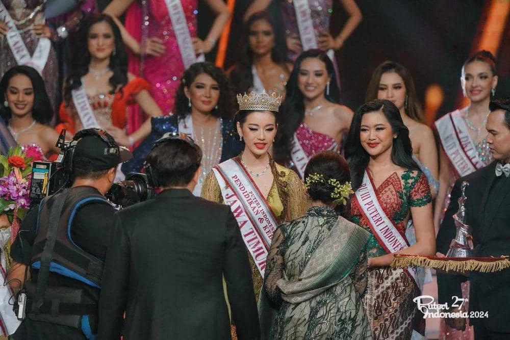 Momen Bahagia Potret Pernikahan Melati Tedja, Puteri Indonesia Pendidikan dan Kebudayaan 2024 yang Digelar Meriah di Surabaya