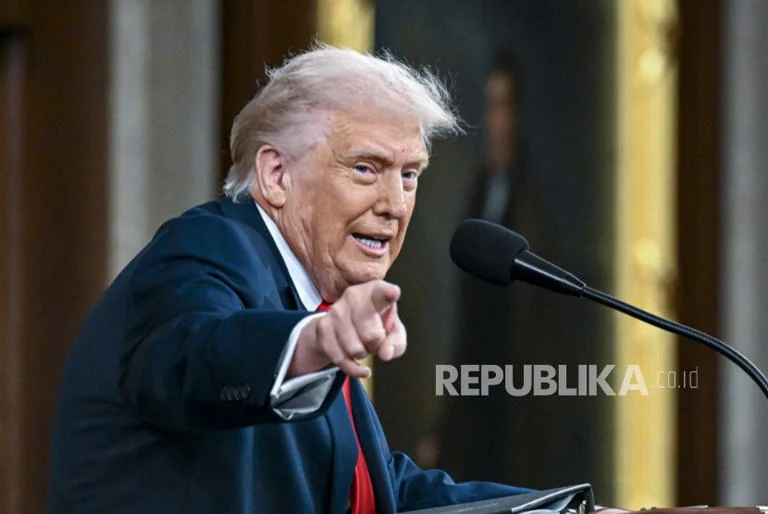 Obama Serang Trump: Perang Iran Bikin Harga Meledak, Oval Office Mirip Restoran Cepat Saji