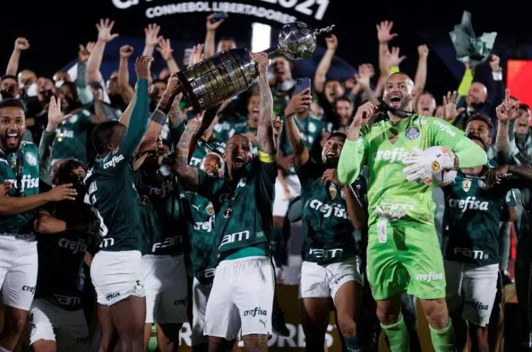 Palmeiras Kudeta Puncak Klasemen, Peluang Juara Melonjak tapi Sektor Depan Krisis