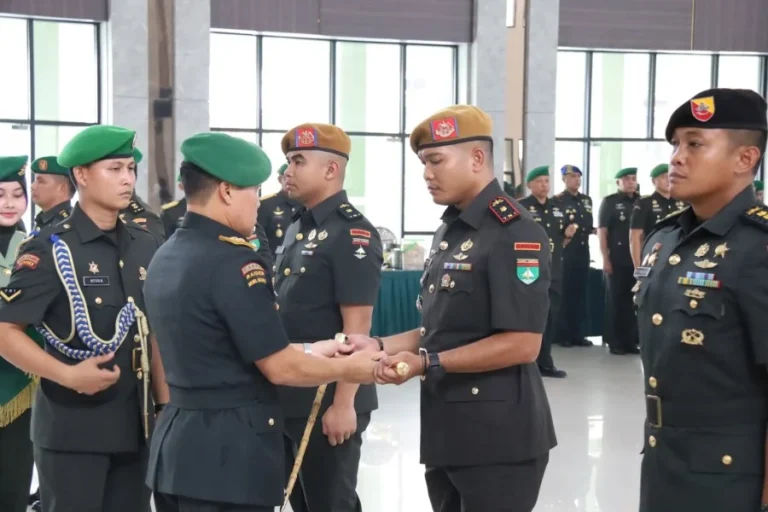 Pangdam XIX Tuanku Tambusai Pimpin Sertijab Tiga Pejabat dan Lantik Danyonkav 14/RBT di Makodam Pekanbaru
