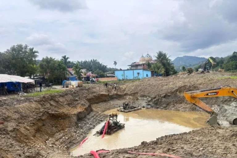 Penambangan Emas Ilegal di Landak dan Merangin Memanas: Dari Aduan Warga hingga Senjata Rakitan Teracung