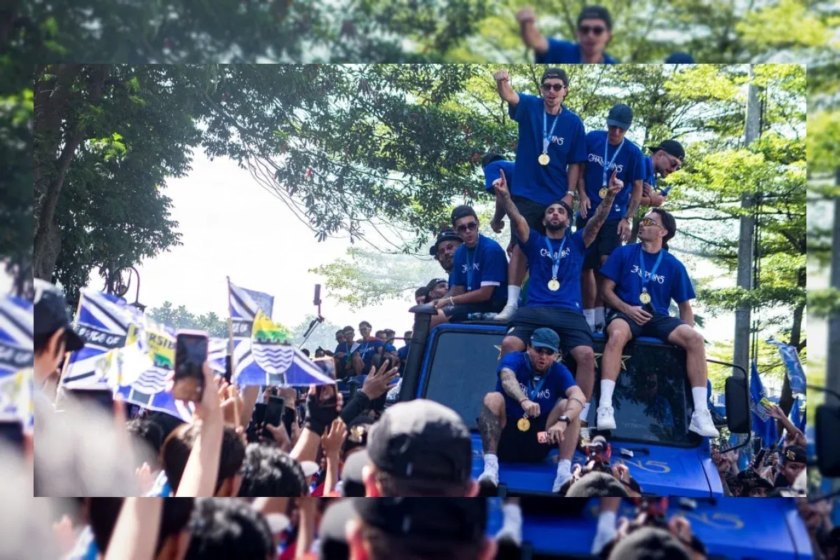 Persib Bandung Terpuruk di Peringkat Delapan, Sandy Walsh Serukan Kebangkitan Maung Bandung