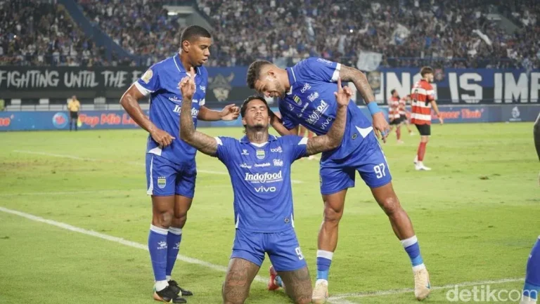 Persija Masih Tak Terbantahkan di Puncak Klasemen Liga Super, Persib Mulai Merangsek