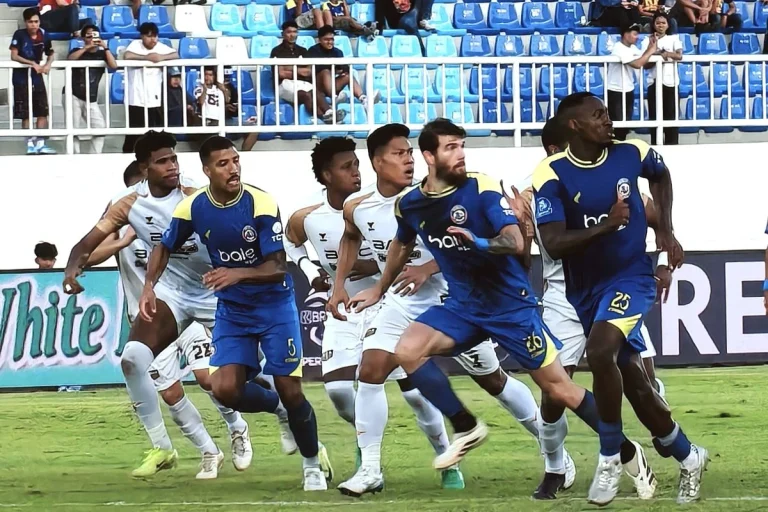 Pesta Gol di Kanjuruhan! Arema FC vs Dewa United Berakhir 4-0, Singo Edan Akhiri Puasa Kemenangan