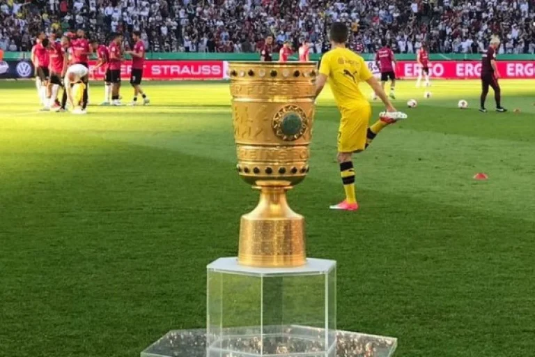 Piala Jerman Memanas: Dortmund Menang Dramatis, Koln Pesta Gol ke 16 Besar