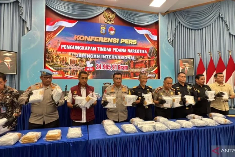 Polda Riau Gagalkan Peredaran 35 Kg Sabu Jaringan Malaysia, Lima Tersangka Ditangkap