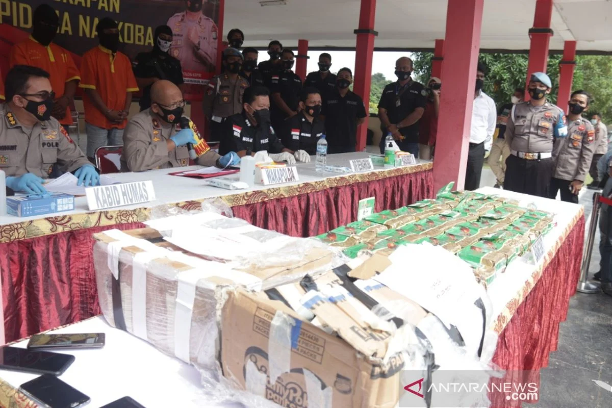Polda Riau Sita 46,9 Kg Sabu Senilai Rp4,5 Miliar, Amankan Tersangka Babinsa dan Warga Sipil