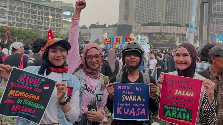 Potret Sejumlah Artis Turun Langsung saat Demo 28 Oktober, dari Zaskia Mecca hingga Wanda Hamidah
