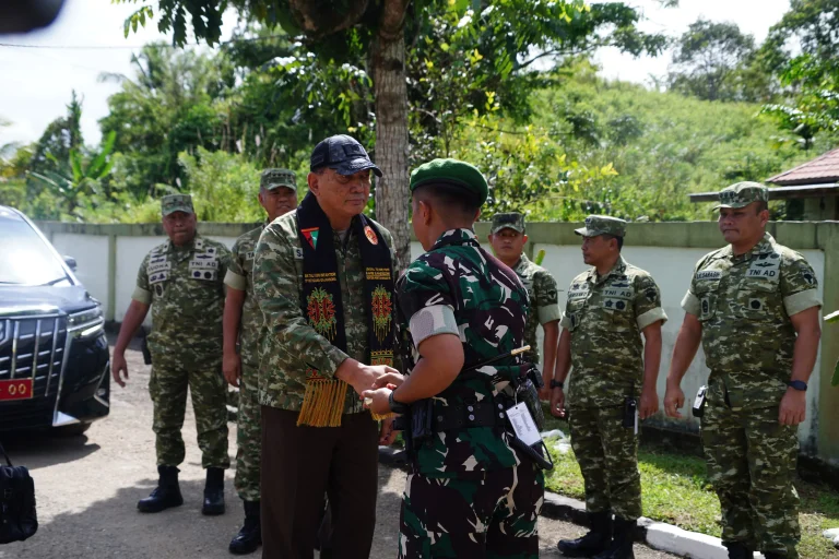 Pulang Kampung ke Pidie, Pangdam IM Kunjungi Prajurit Yonif TP 857/GG dan Berziarah, Momen Haru Penuh Makna