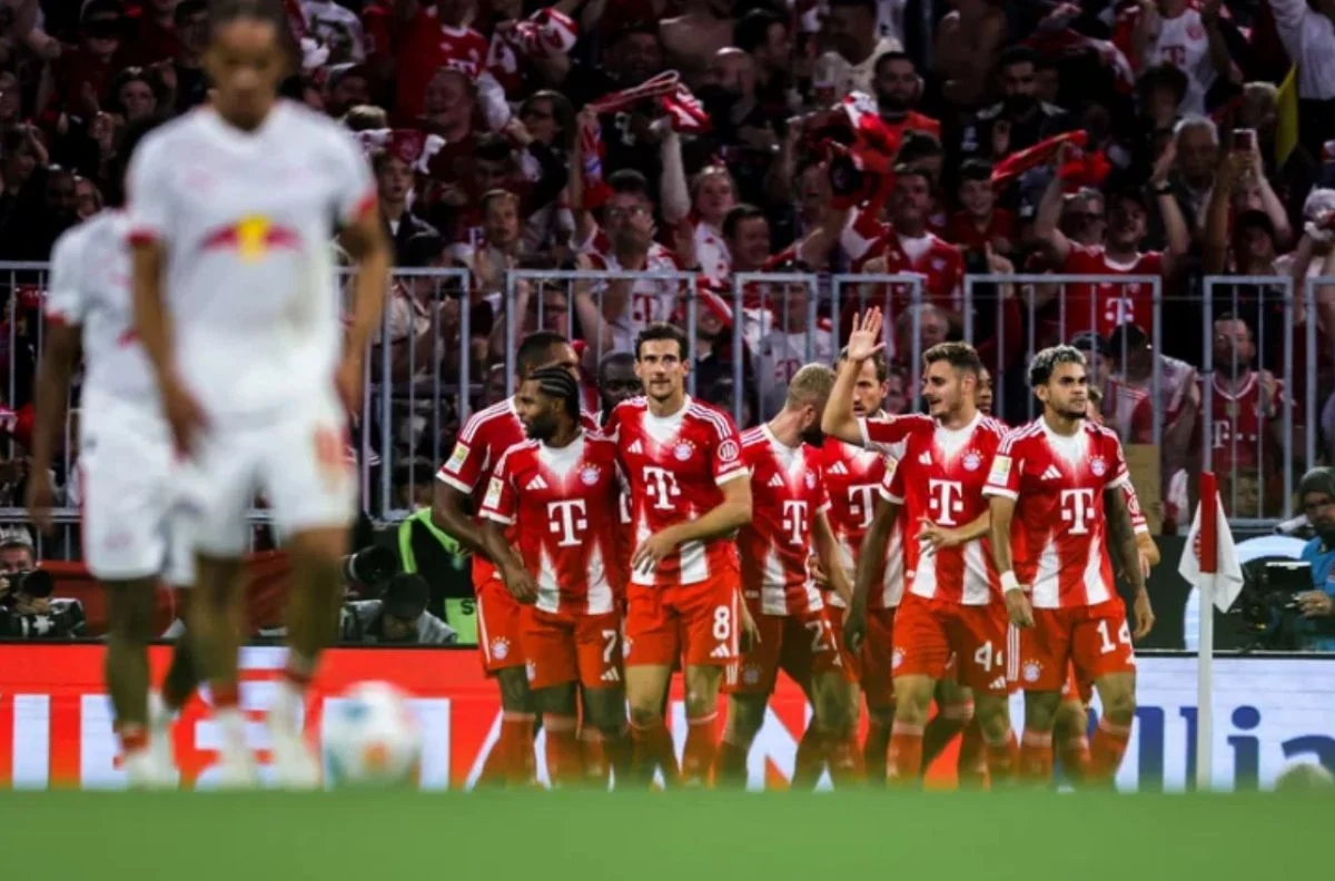 RB Leipzig Hancur 1-6 di Allianz Arena, Bayern München Pesta Gol Meski Kompany Dilarikan ke Rumah Sakit