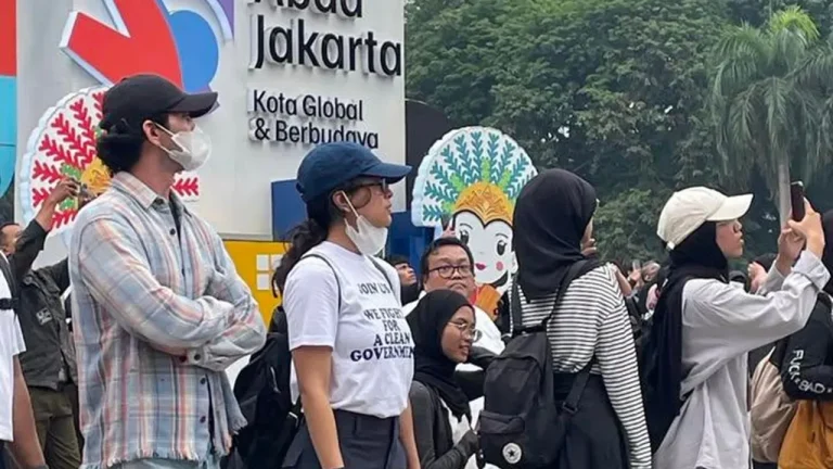 Reza Rahadian dan Eva Celia Ikut Demo 28 Oktober 2026, Soroti Kesadaran Publik di Bundaran HI