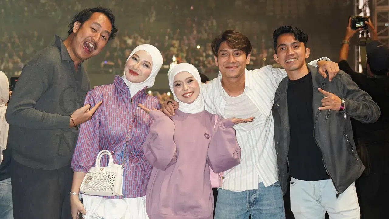 Rizky Billar Akui Cliquers Sejak SMP, Dampingi Lesti di Konser Ungu