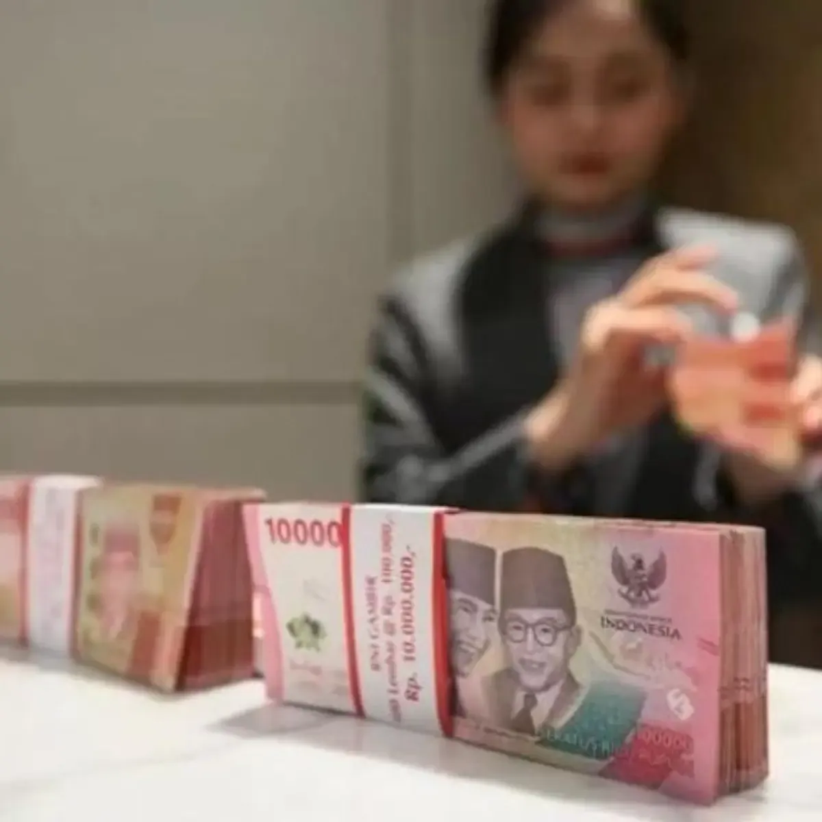 Rupiah Melemah 30 Poin di Tengah Tekanan Global: Ketegangan Timur Tengah hingga Suku Bunga AS Jadi Pemicu