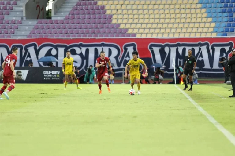 Semen Padang FC Bangkit dari Luka: Dari Bayang-Bayang Degradasi hingga Drama Utang Rp26 Miliar