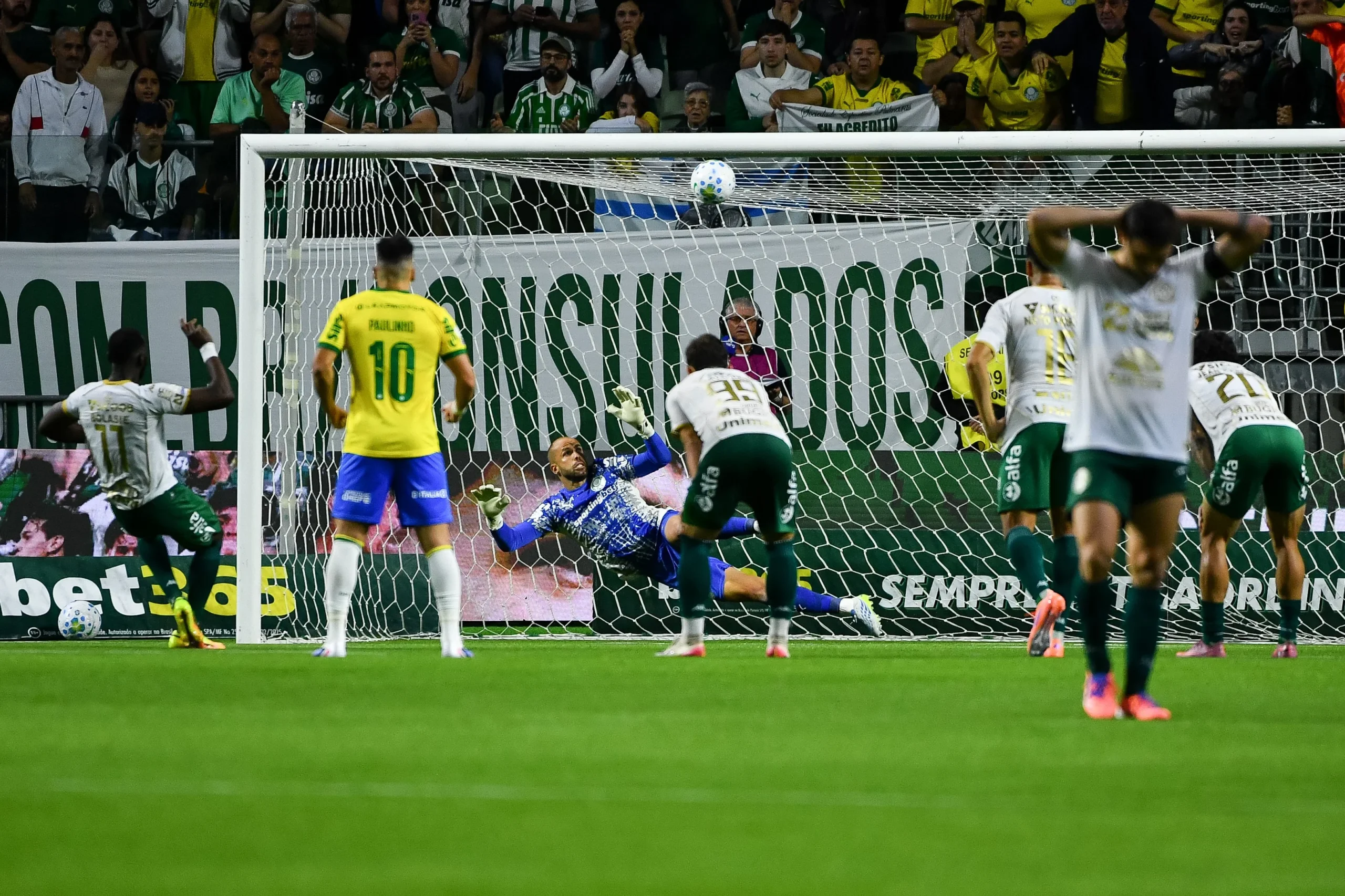 Serie A Brazil Memanas: Palmeiras Tersandung, Bragantino Melaju, Chapecoense di Ambang Jurang