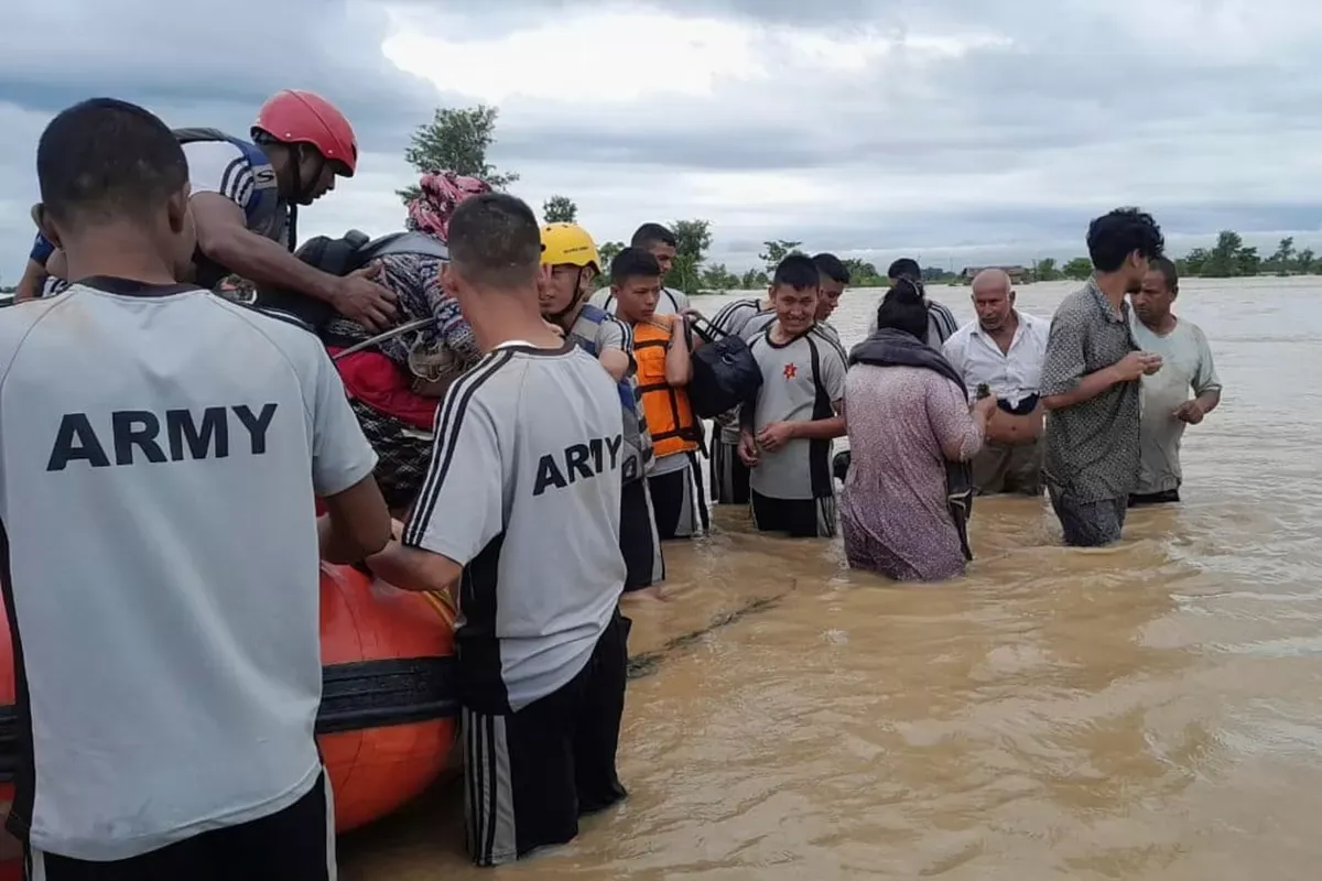 Siklon Arnab Guncang Dua Benua: Puluhan Ribu Warga India Dievakuasi, Nepal Siaga Longsor, Indonesia Diminta Tenang