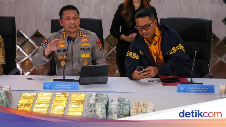 Skandal Emas 74 Kg hingga Dakwaan 22 Kejanggalan: Drama Hukum Febrie Adriansyah di Ujung Putusan Sela