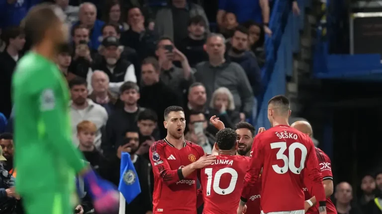 Stamford Bridge Bergemuruh: Manchester United vs Chelsea Jadi Duel Penentu Nasib Carrick dan Alonso