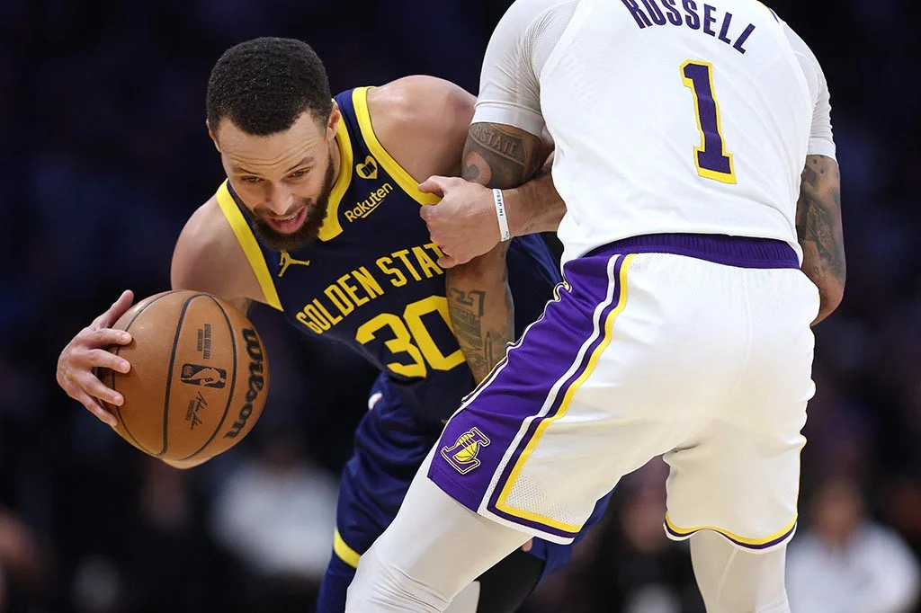 Stephen Curry Pimpin Comeback Bersejarah, Warriors Hancurkan Lakers 112-95
