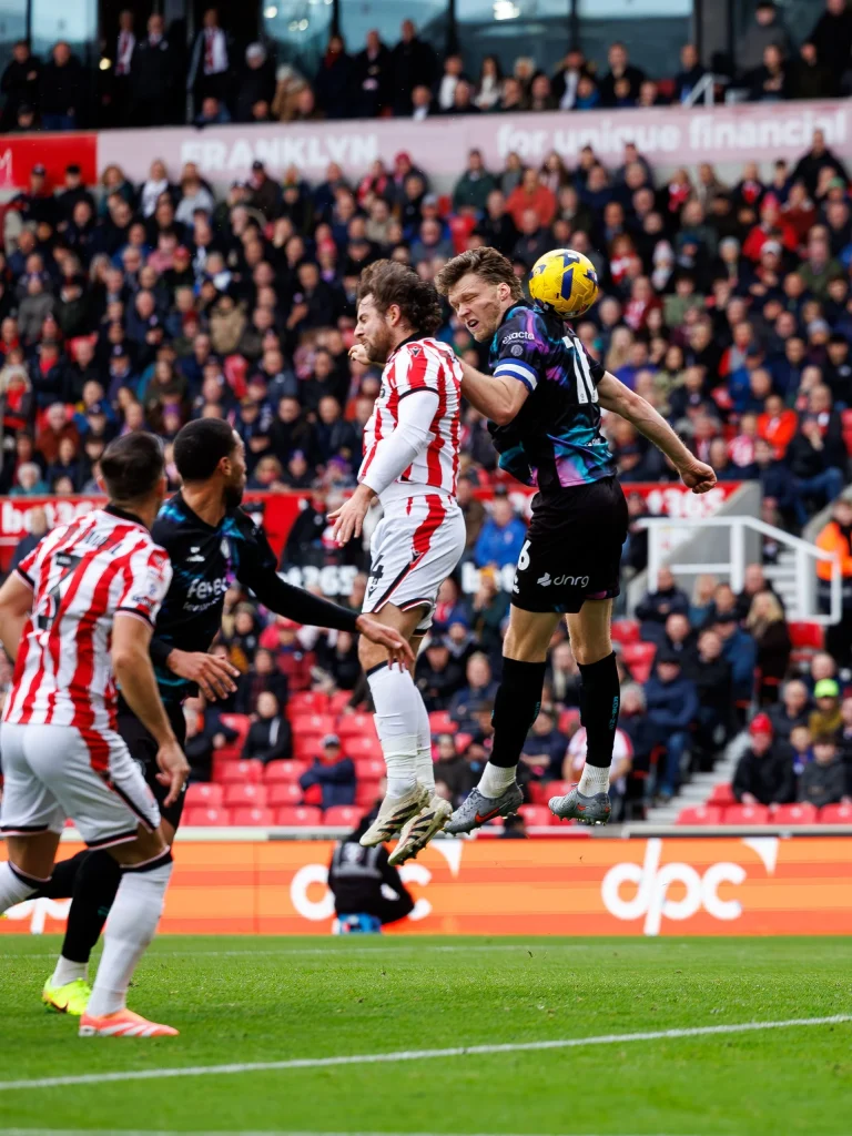 Stoke City vs Bristol City: Duel Sengit di bet365 Stadium Berakhir Tanpa Gol, Skubala Jelaskan Keputusan Kontroversial