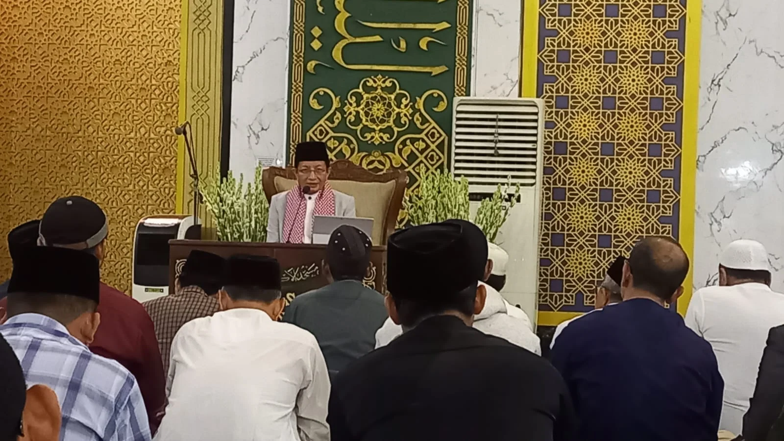 Subuh Surabaya: Antara Panggilan Ibadah, Pesan Kamtibmas, dan Kepedihan yang Terlupakan