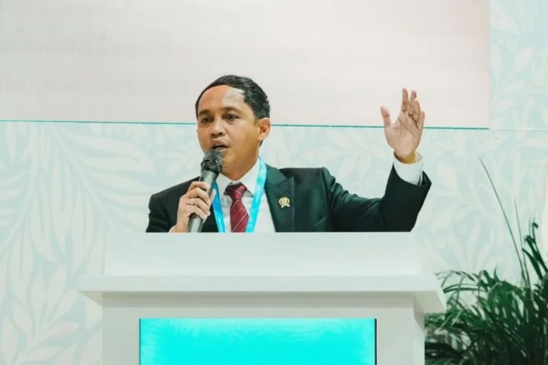 Survei IPO Menobatkan Raja Juli Antoni sebagai Menteri Terburuk, Kinerja Kehutanan Disorot