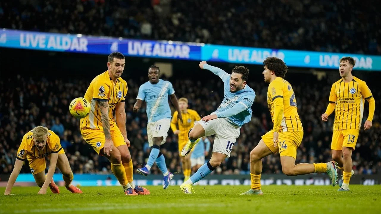 Susunan Pemain Man City vs Brighton: Drama Penalti di Etihad, Cherki dan Reis Jadi Bintang