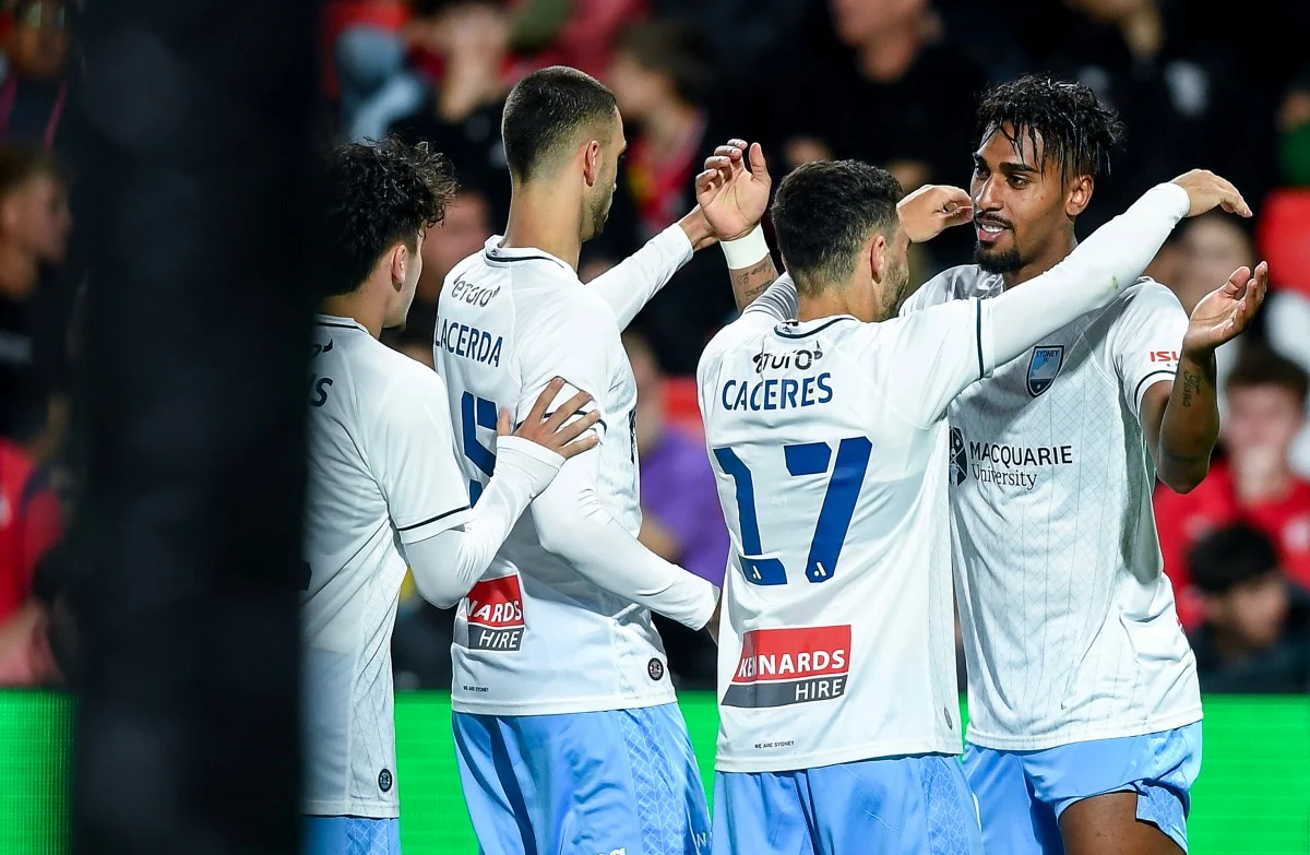 Sydney FC vs Adelaide Utd: Comeback Epik di Allianz, Sky Blues Menang 2-1