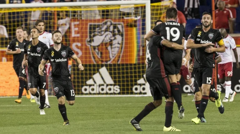 Toronto FC vs DC United: Duel Krusial di BMO Field, Sallói Kembali Starter, Playoff di Ujung Tanduk!