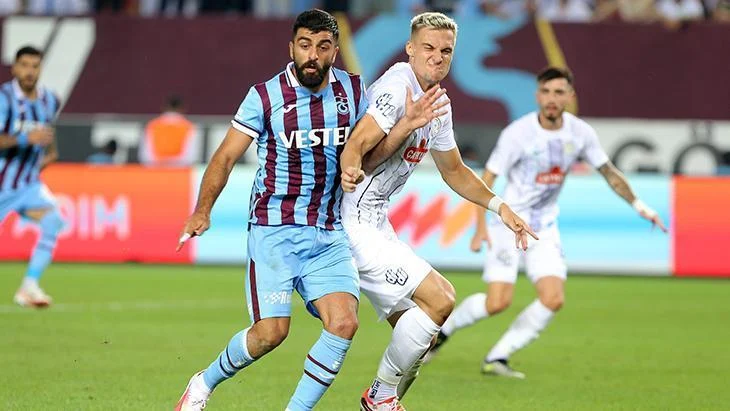 Trabzonspor Bangkit Dramatis di Rize: Dari 0-2 ke Kemenangan 4-3 yang Bersejarah