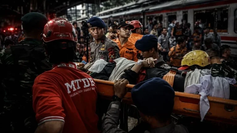 Tragedi Rel Spanyol: Duka, Amarah, dan Pertaruhan Politik di Balik 69 Nyawa Melayang