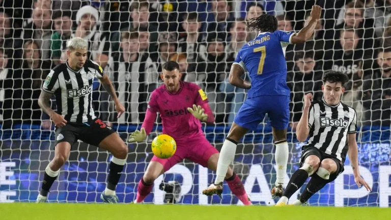 Tragedi Valentín Barco di Anfield: Penalti Membentur Tiang, Chelsea Tersingkir dari Carabao Cup
