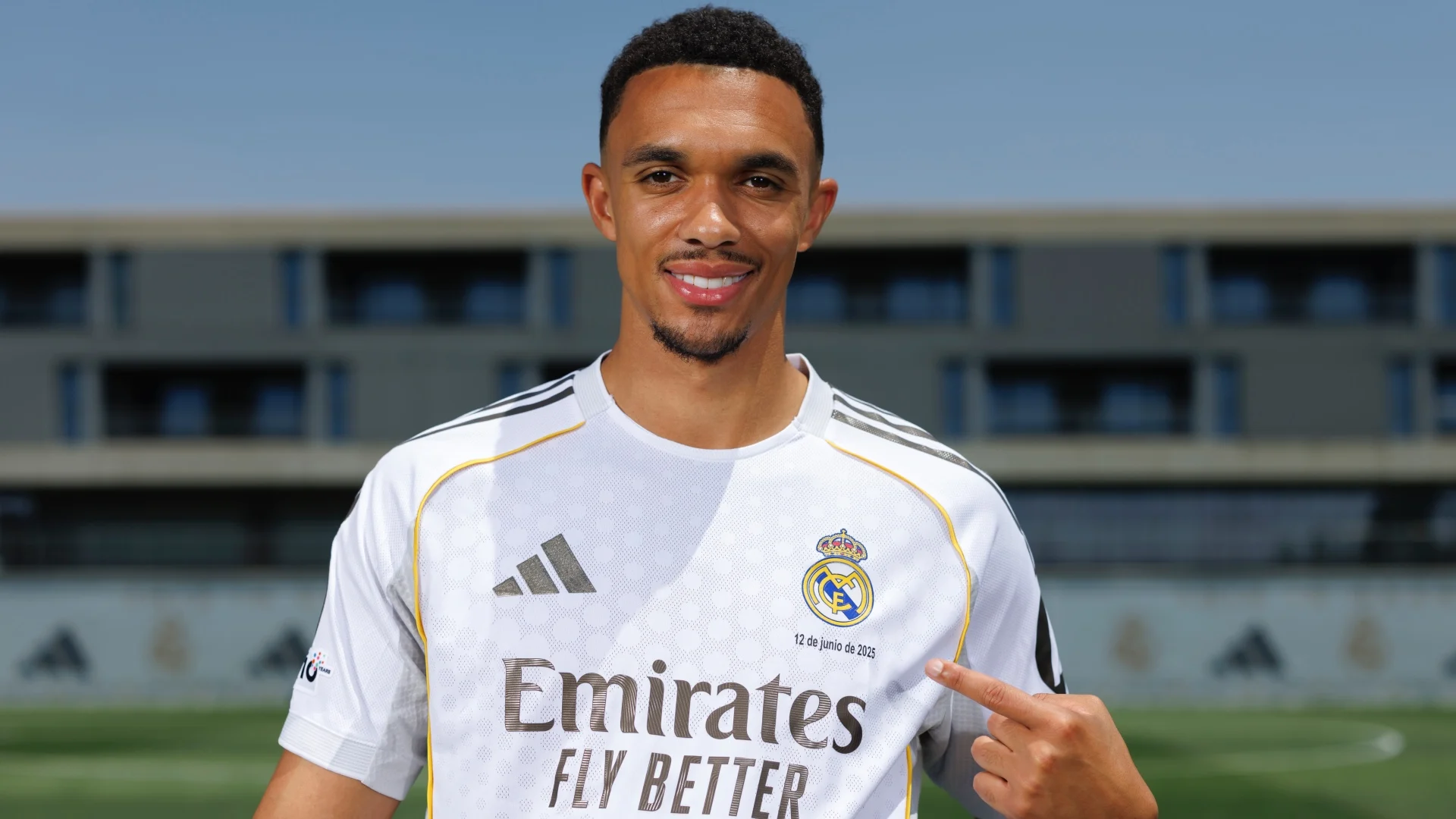 Trent Alexander-Arnold Tetap Bertahan di Real Madrid Meski Terpinggirkan: Pilihan Ketiga yang Enggan Angkat Kaki