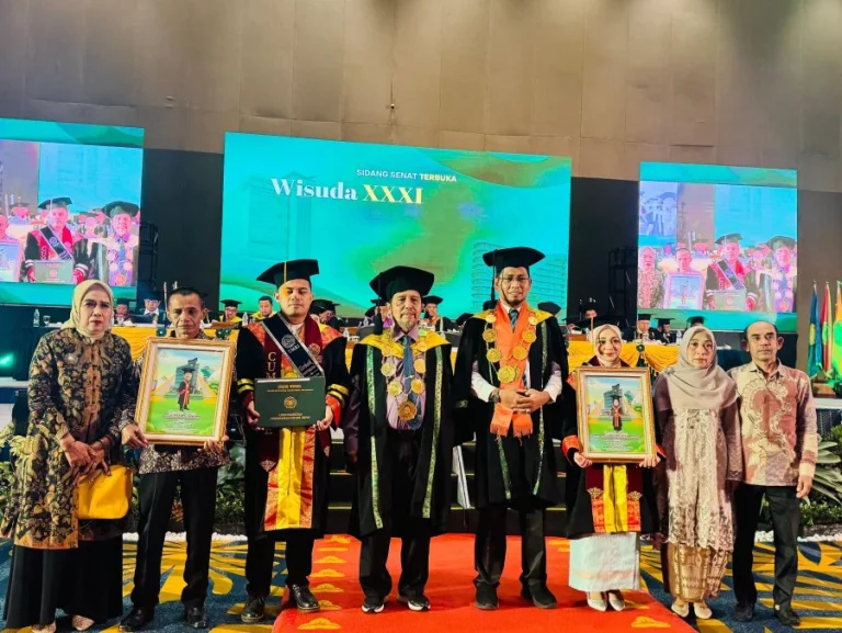 UMRI Wisuda 1.351 Mahasiswa, Rektor Saidul Amin Dorong Alumni Ciptakan Lapangan Kerja Baru