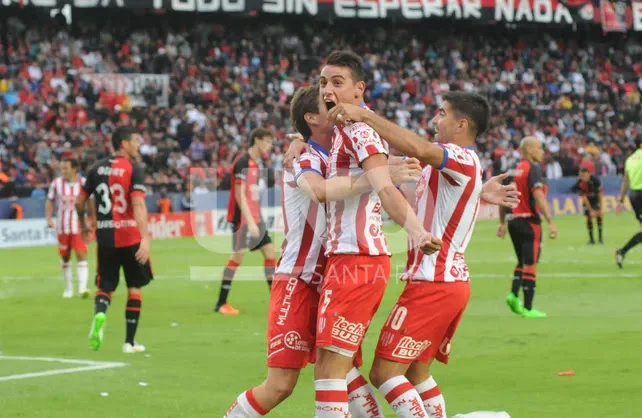 Union de Santa Fe Bangkit di Babak Kedua, Kalahkan Estudiantes 3-1 dan Jaga Asa ke Playoff