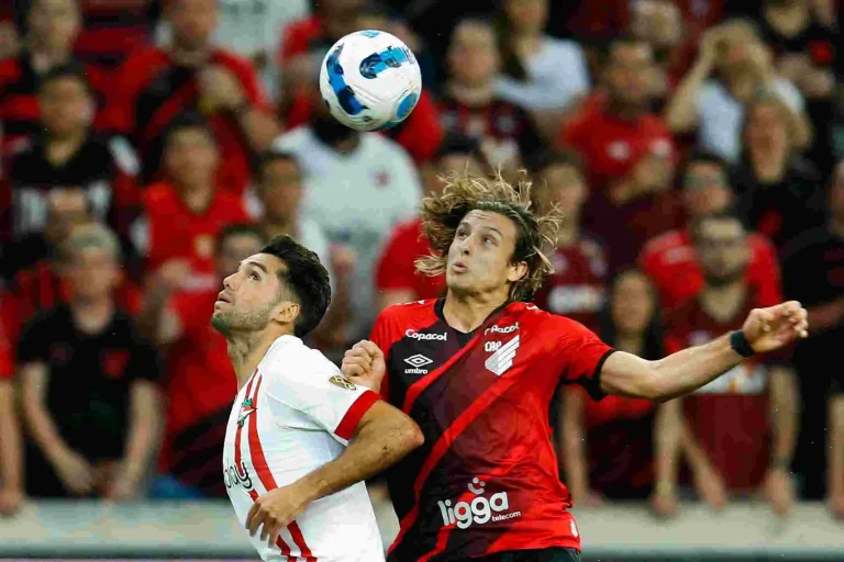 Unión Santa Fe Tumbangkan Estudiantes La Plata 3-1: Sang Finalis Libertadores Tergelincir di 15 de Abril