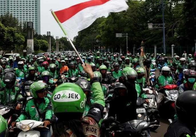 Pemerintah Mau Kurir dan Ojol Pakai Motor Listrik di 2027, Ini Peta Jalannya